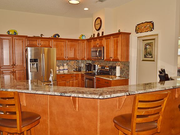 3rd image of 7148 Knollwood Dr