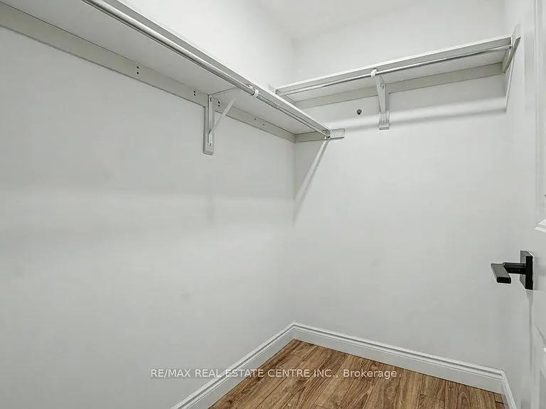 112 Union St E #B105 — Photo 17
