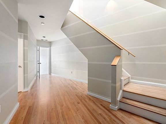 2nd image of 6 Constellation Wharf #6