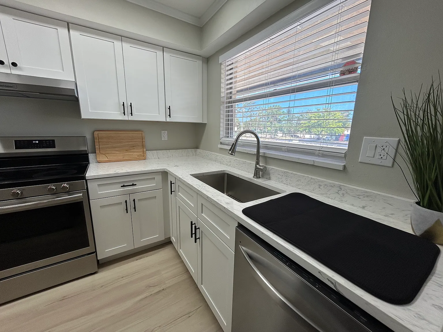 2 bed, 1023 sqft, $1,890 — Photo 4