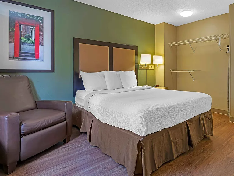 Studio Suite - 1 Queen Bed