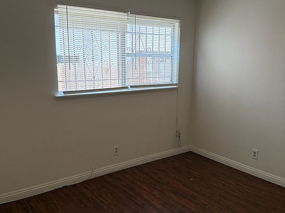 2nd image of 3658 Mentone Ave #4B
