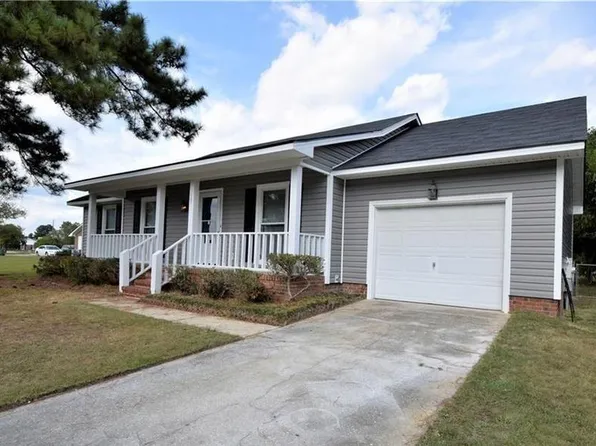 102 Lewiston Ct, Fayetteville, NC 28314