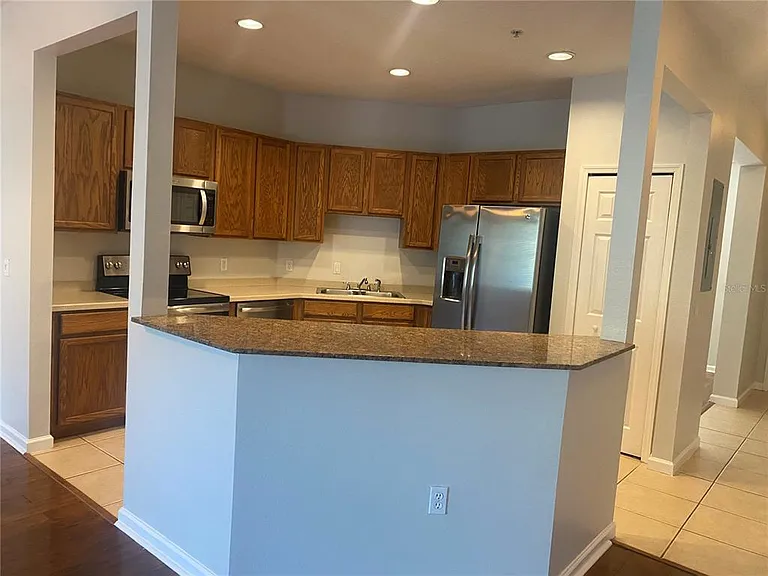 987 Fern Ave #202 — Photo 10
