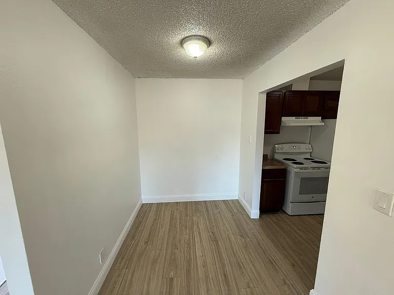 2449 Colina Ct — Photo 4