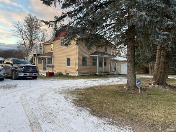760 Sanders Rd, Oxford, MI 48371