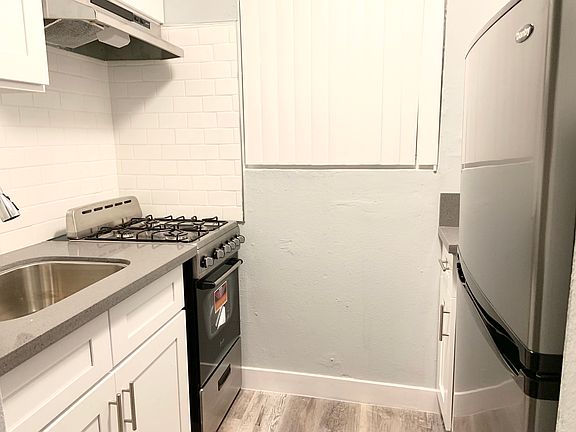 2nd image of 3363 W 85th St