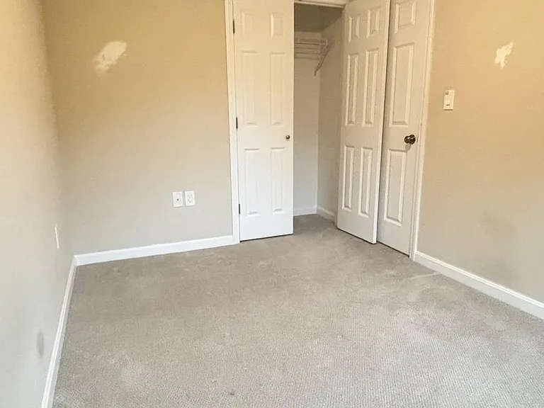 30 Forest Ave — Photo 4