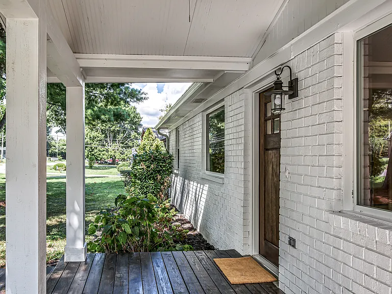 106 Scruggs Ave — Photo 4