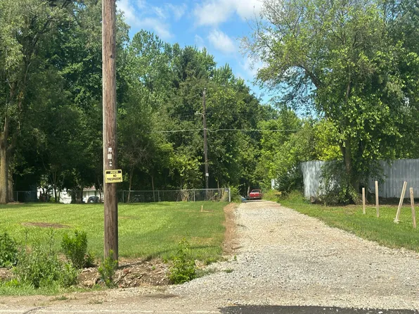 71 Quaker Trace Rd, West Alexandria, OH 45381