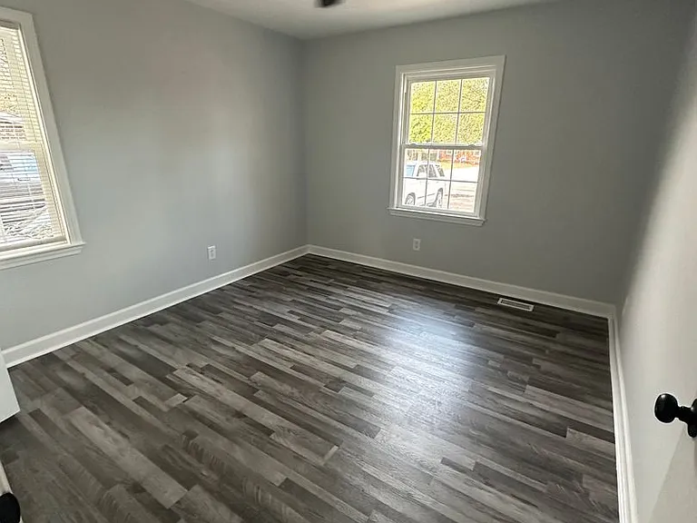 1109 Sidney Dr — Photo 1