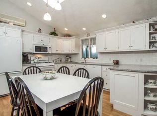 59 White Swan Dr, Narragansett, RI 02882