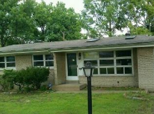 2060 S New Florissant Rd, Florissant, MO 63031