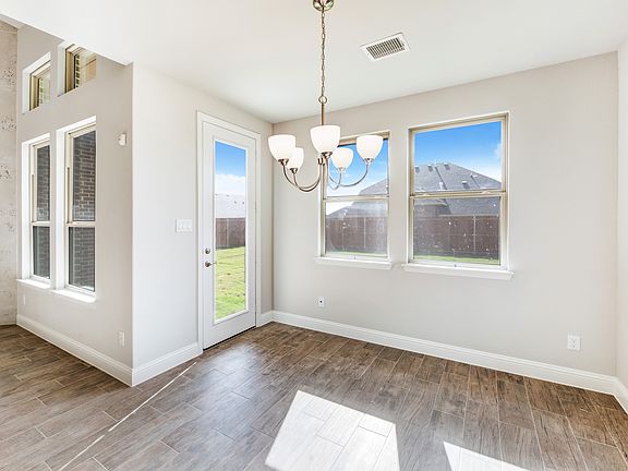 4th image of 818 Mildren Ln