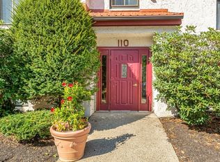 110 Fellsview Ter APT 116, Stoneham, MA 02180