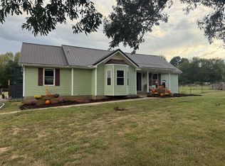 2438 Chester Harris Rd, Woodlawn, TN 37191