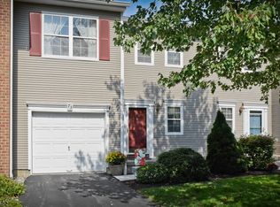 73 Pond Hollow Dr, Oak Ridge, NJ 07438