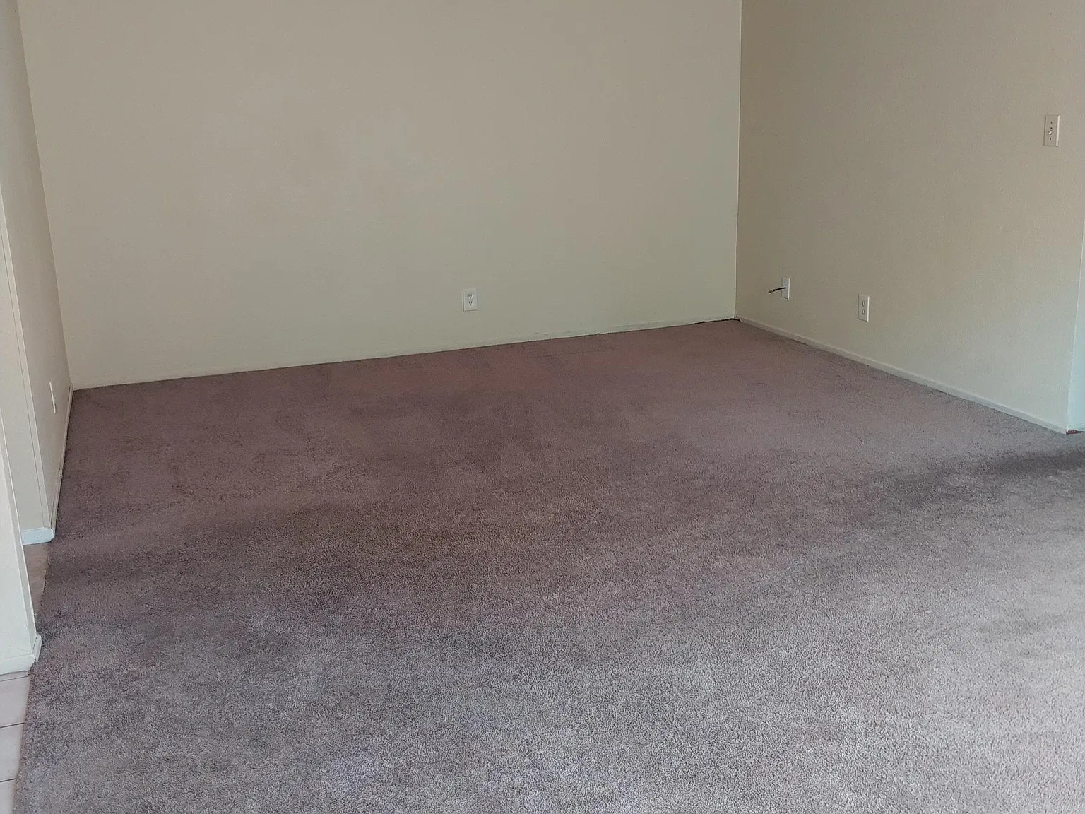3 bed, 1100 sqft, $2,400 — Photo 2