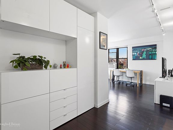 5th image of 210 E Broadway APT H604