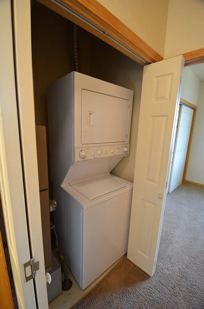 Platte View Dr. 6-Plex — Photo 3