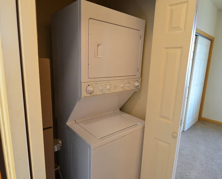 Platte View Dr. 6-Plex — Photo 3
