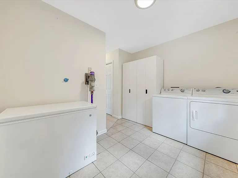 504 Cedar Orchard Dr W — Photo 13