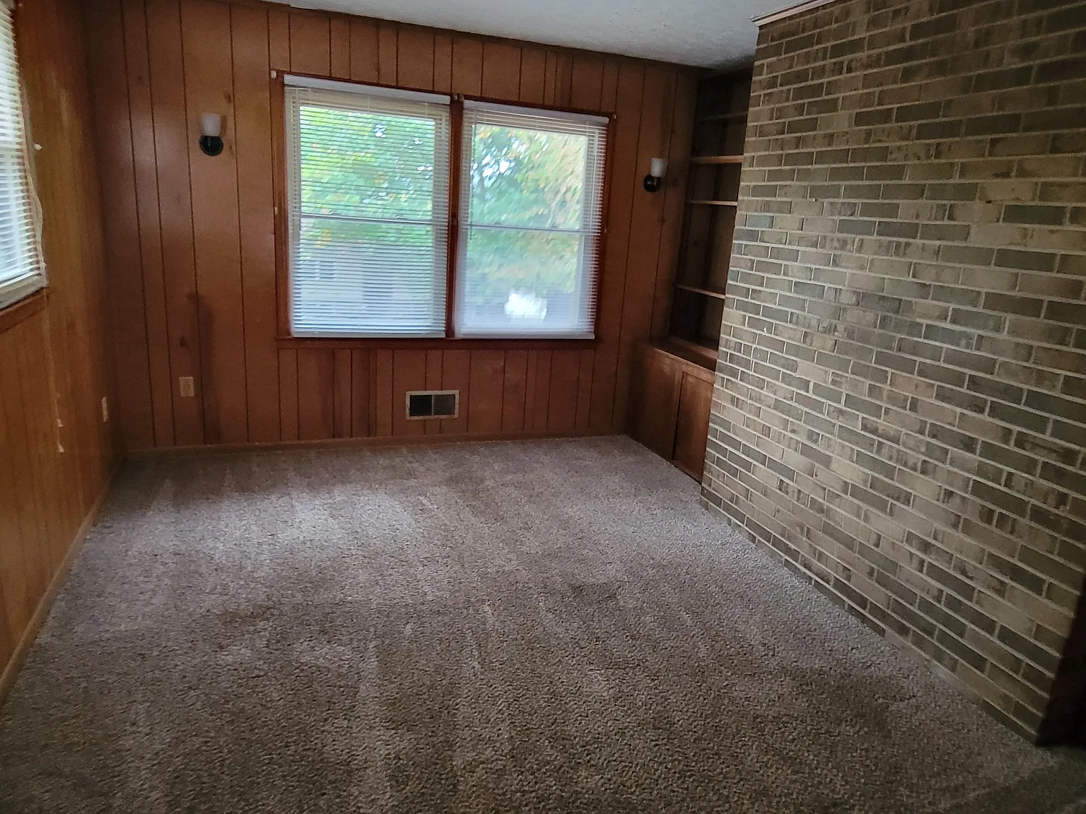 3 bed, 1.5 bath, 1760 sqft, $1,700 — Photo 4