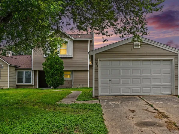 8404 Forest Ridge Dr, San Antonio, TX 78239