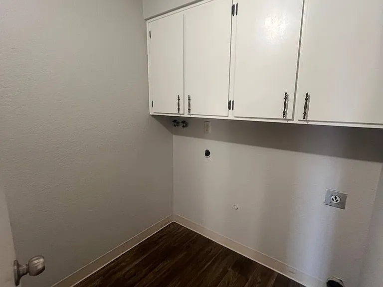 329 S 40th Pl #B — Photo 6