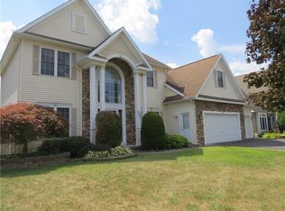 220 Jonquil Ln, Rochester, NY 14612