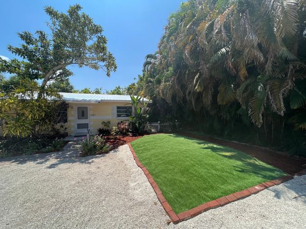 1563 S Banana River Dr