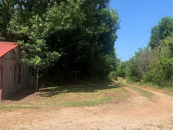 3rd image of 2422 Hayden Rd
