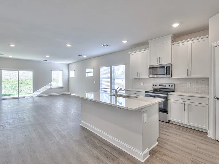 1291 Bluffton Cir — Photo 11