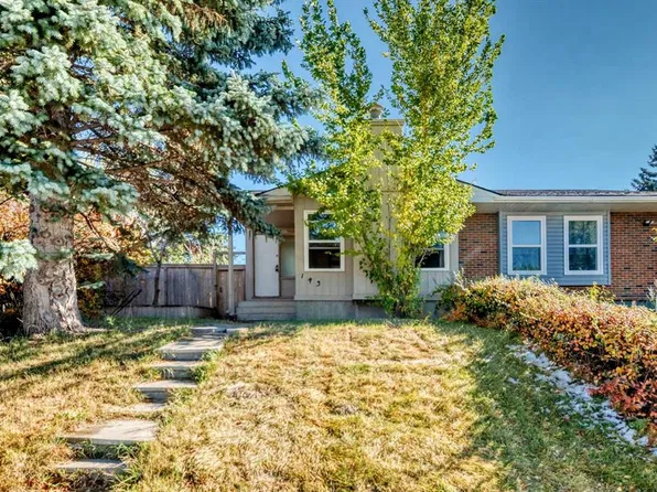 143 N Rundleson Way NE, Calgary, AB T1Y 3X6