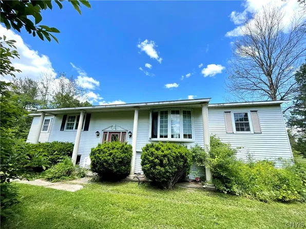 6277 W Carter Rd, Rome, NY 13440