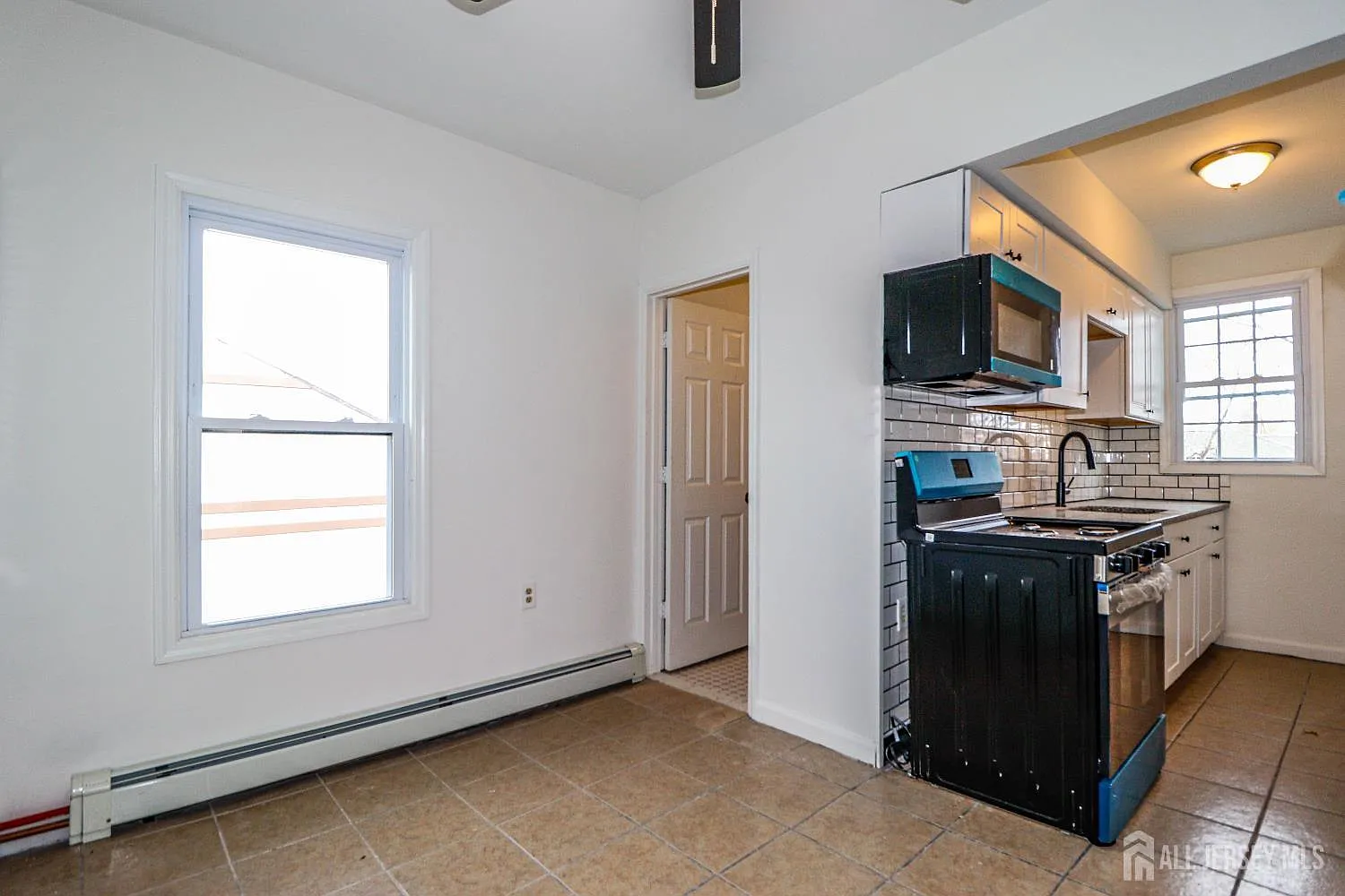 364 Market St — Photo 2