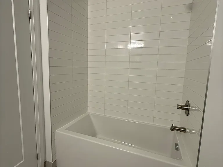 20 Soudan Ave #1501 — Photo 13