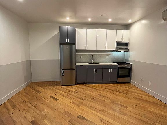 4th image of 217 Sumpter St #2F
