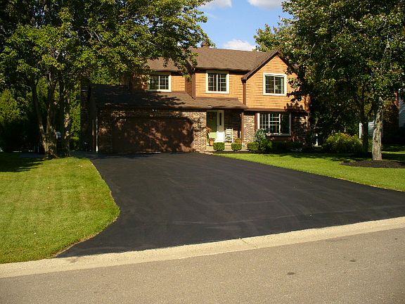 4th image of 40 Scattertree Ln