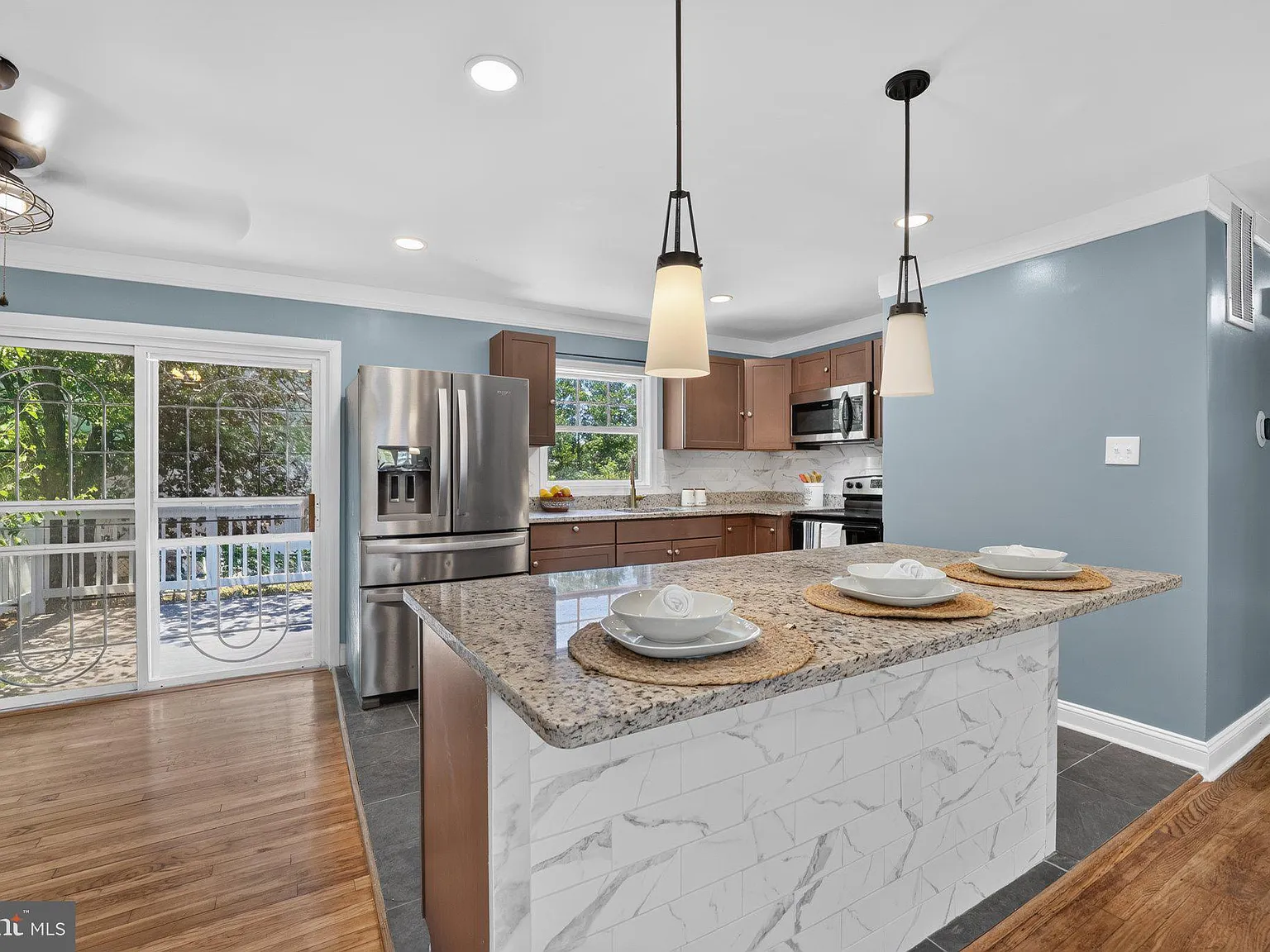 5 bed, 3.0 bath, 2068 sqft, $3,600 — Photo 4