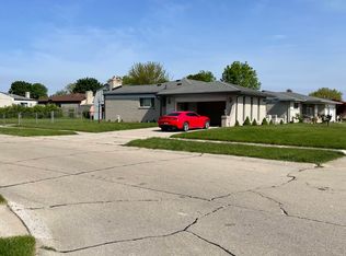 35315 Shell Dr, Sterling Heights, MI 48310