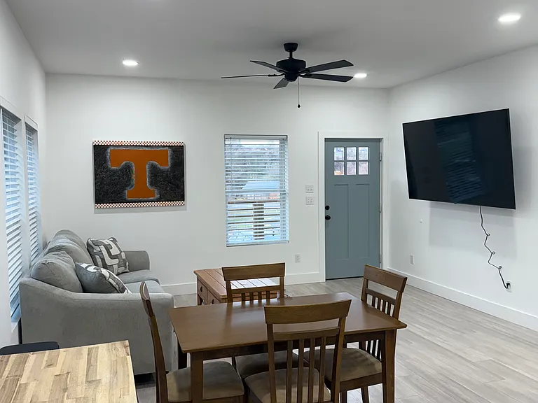 1744 Reynolds St — Photo 5