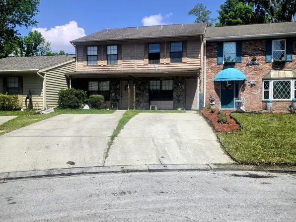 822 Village Dr, Brooksville, FL 34601