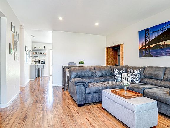 4th image of 1354 Gaspar Court