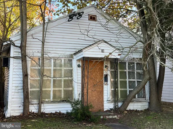523 Broad St E, Millville, NJ 08332