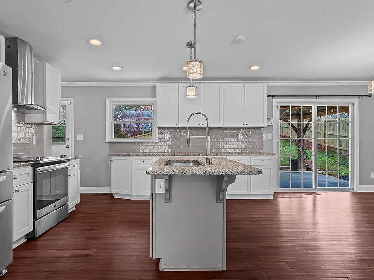 2465 Spring Dr SE — Photo 11