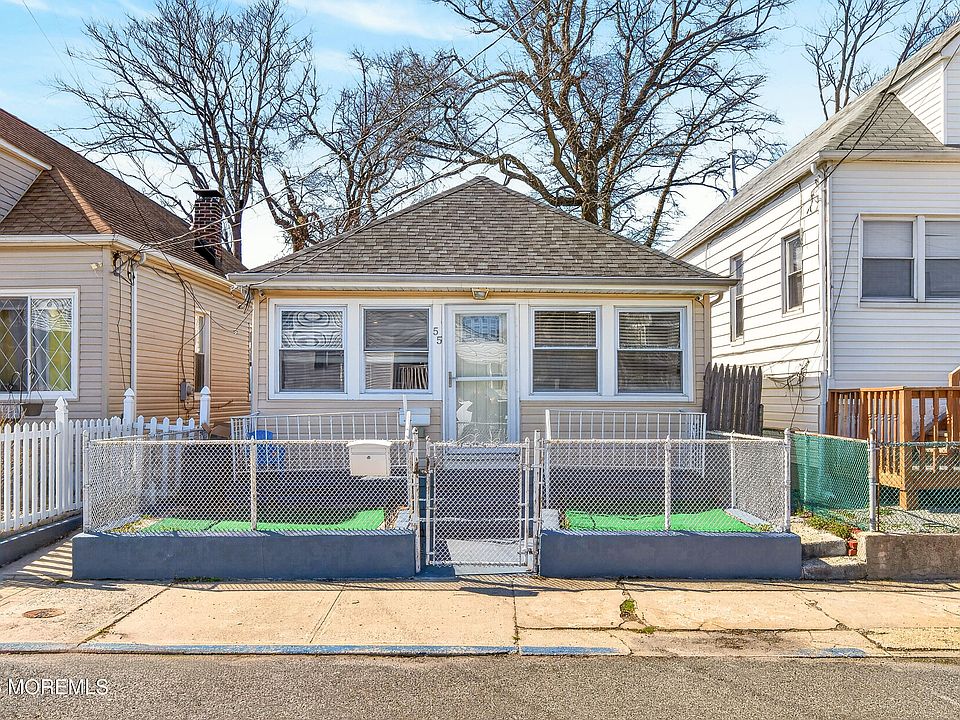 1st image of 55 Pineview Avenue