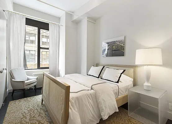 Sold by Warburg | media 16