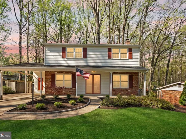 4839 Red Fox Dr, Annandale, VA 22003