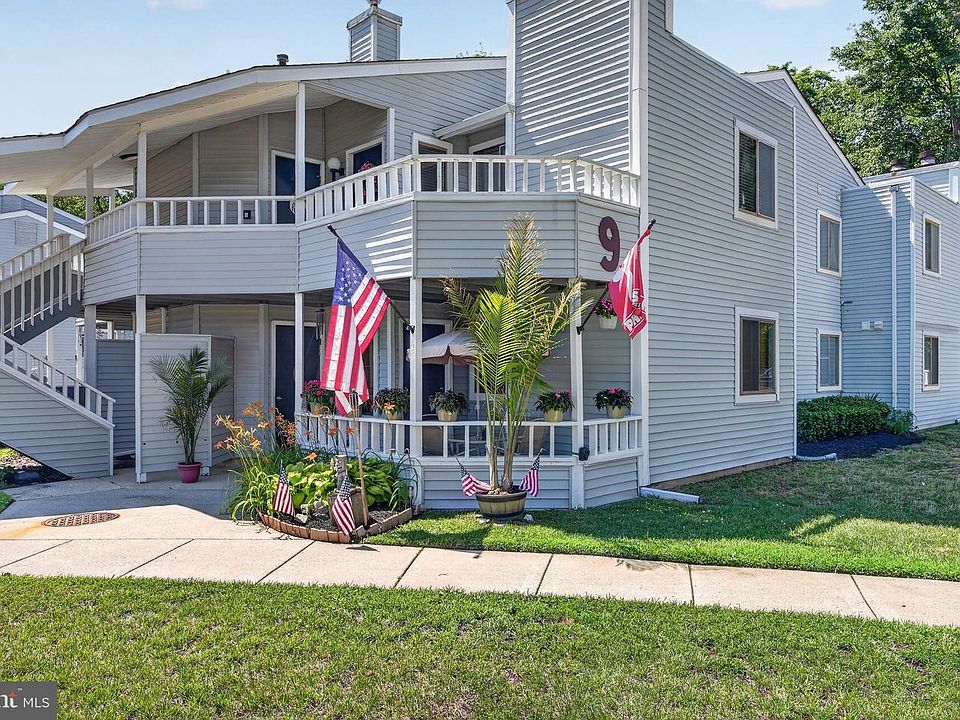 1st image of 903 Berwyck Ct